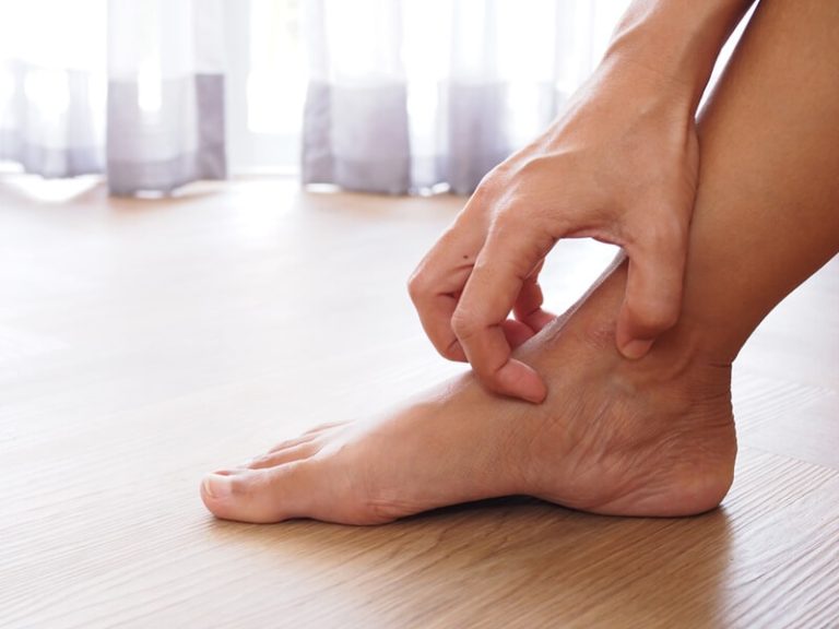 Gambar 1 - kaki kesemutan diabetes